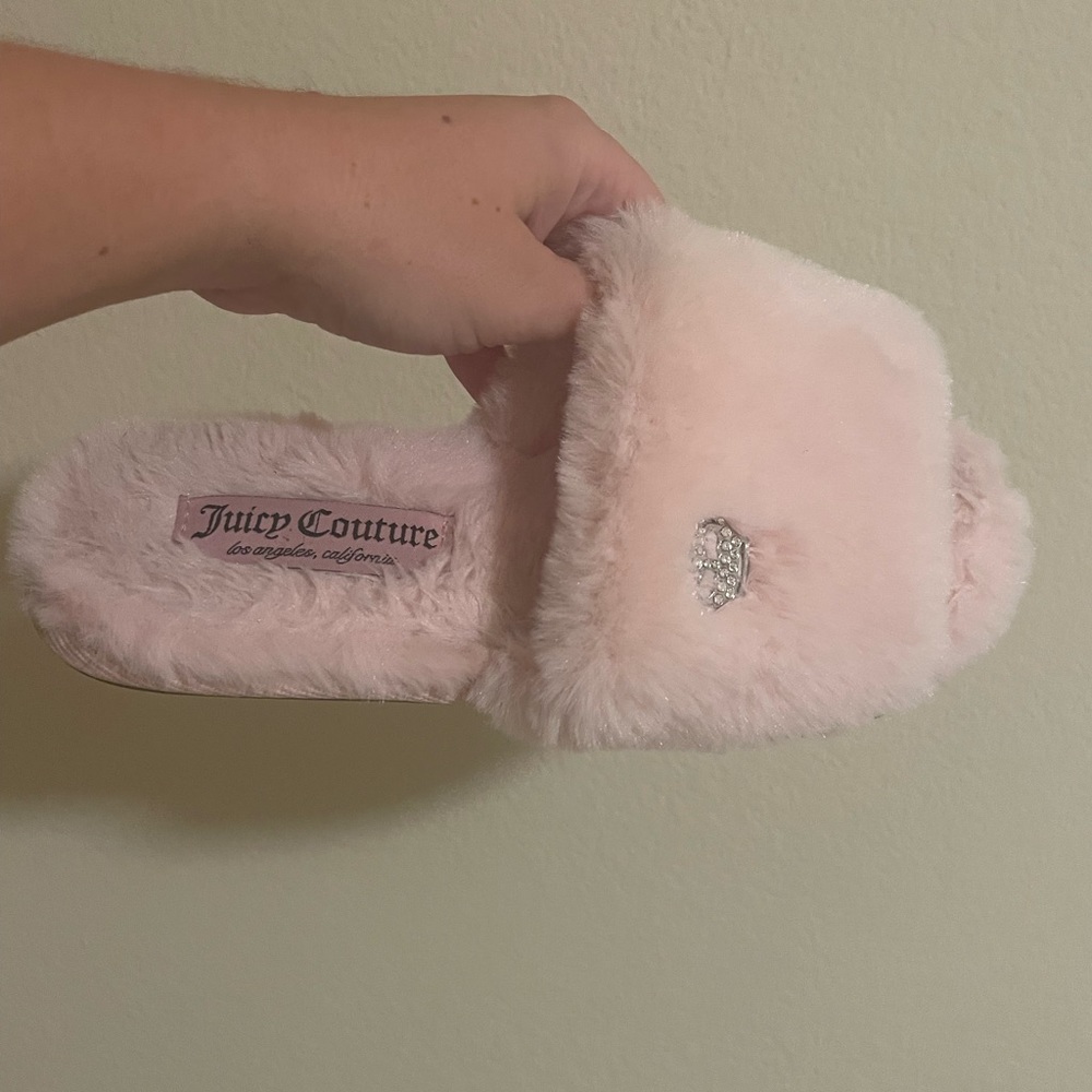 JUICY COUTURE SLIPPERS 🎀💎